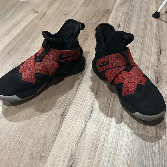 Nike Lebron Soldier 12 - Picture 3 of 4